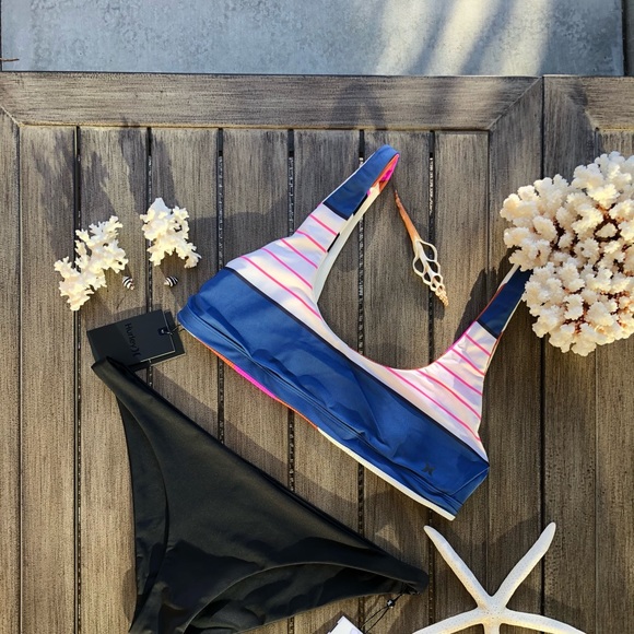 🌴🔆HURLEY- REVERSIBLE MRITIME BIKINI SET🔆🌴 - Picture 3 of 15